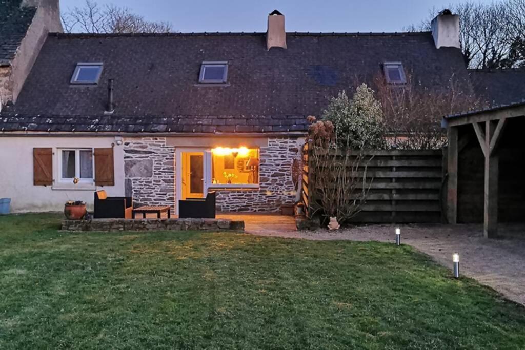 Petite Maison Dans Les Monts D'Arree Ty Coz Commana Exteriér fotografie